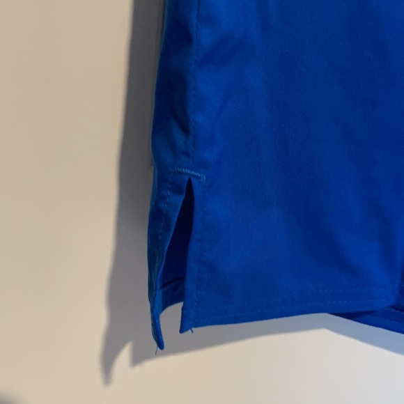 NEVERWORN. Cherokee UNISEX scrub top. - Picture 7 of 8